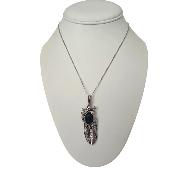 NWT Oval Stainless Steel Black Glass/Onyx Feather Pendant Necklace - Picture 1 of 6